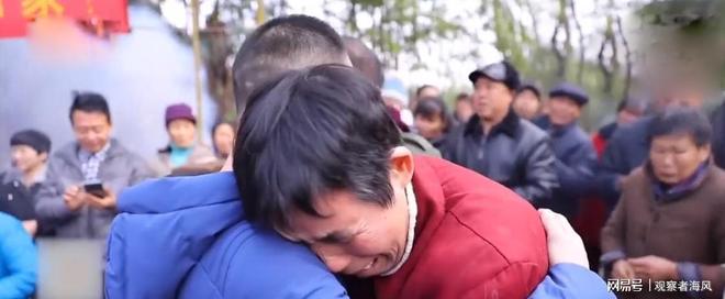 亲者遭遇网络暴力父母求助无门。CQ9电子平台入口寻亲网关闭寻(图12)